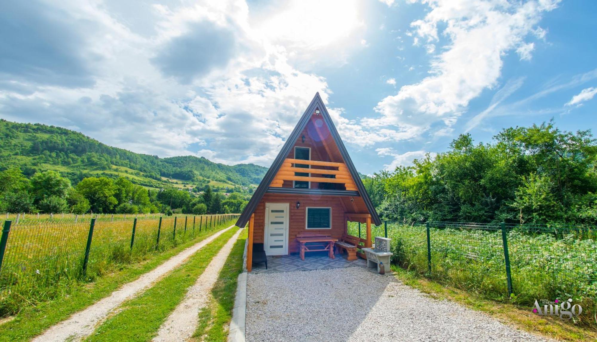Pyramid Energy House * فيسوكو