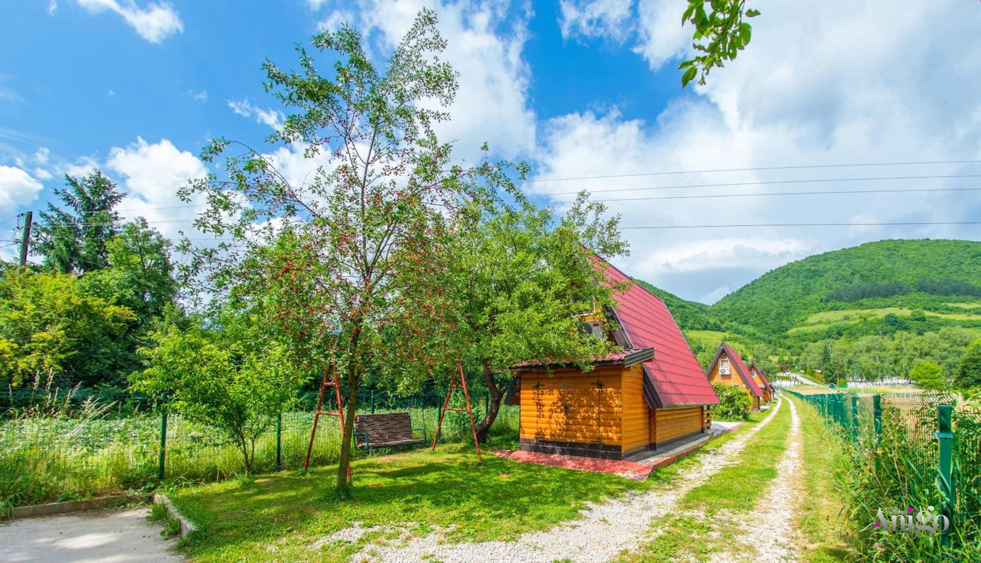 Pyramid Energy House فيسوكو